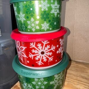 Tupperware Festive Snowflake Bowls - Green and Red